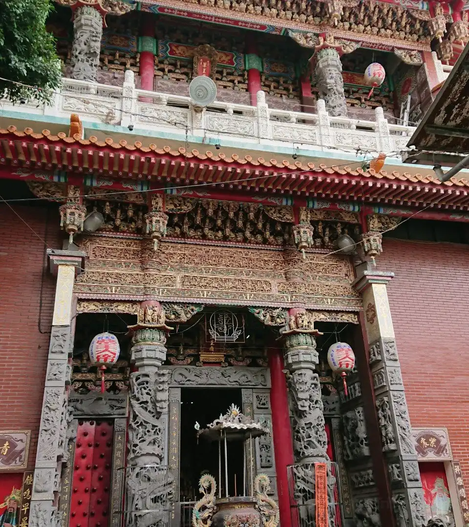 Hotels near Yaowang Temple