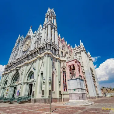 เลออน