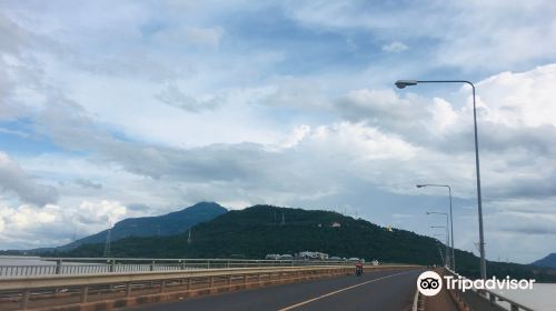 Lao-Nippon Bridge