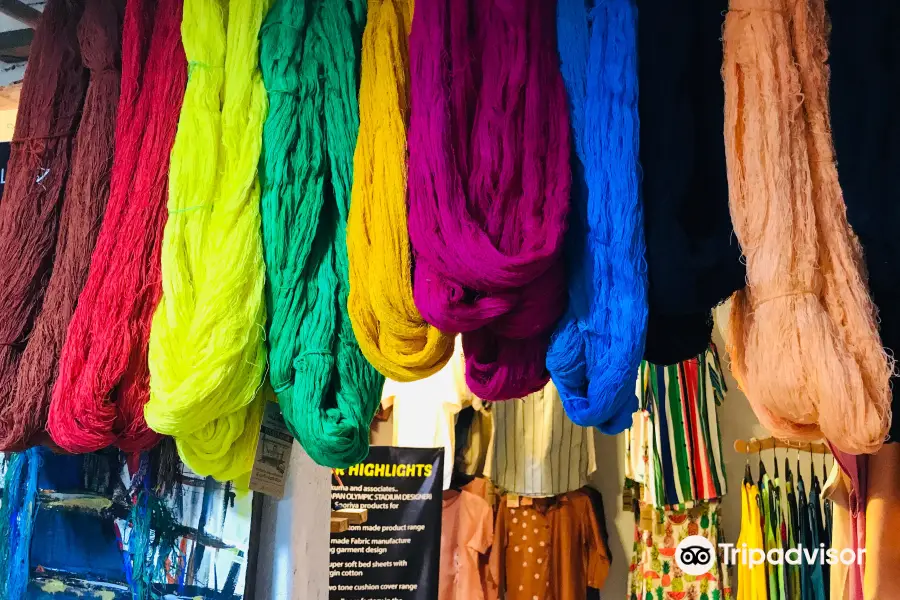 Sooriya Weaving Mills - Best Handloom sarees and Textile in Galle