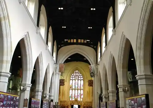 Hotels near St Columb's Cathedral