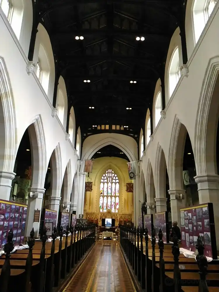 Hotels near St Columb's Cathedral