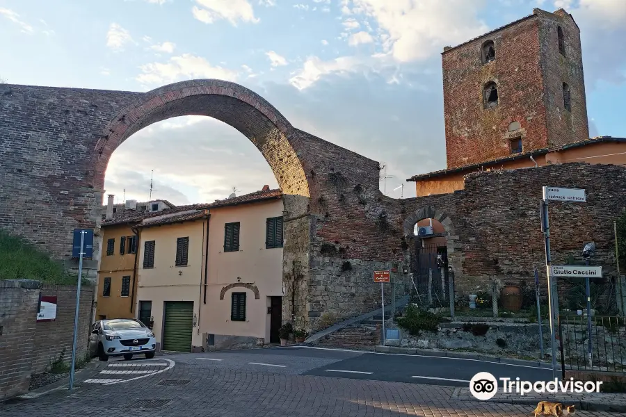 Arco di Castruccio Castracani