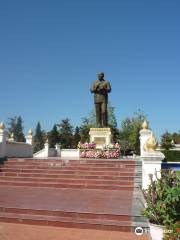 Monument to President Souphanouvong