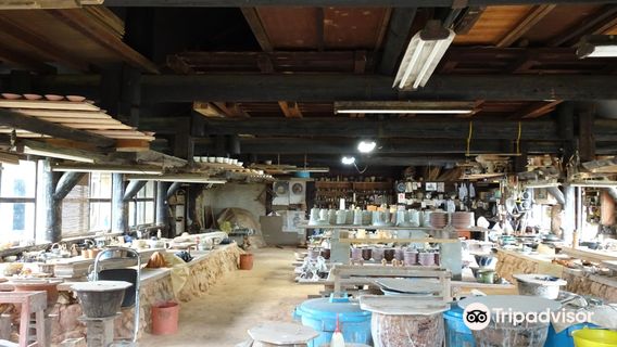 Yomitan Pottery Village