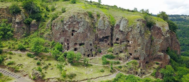 The Jonas Caves