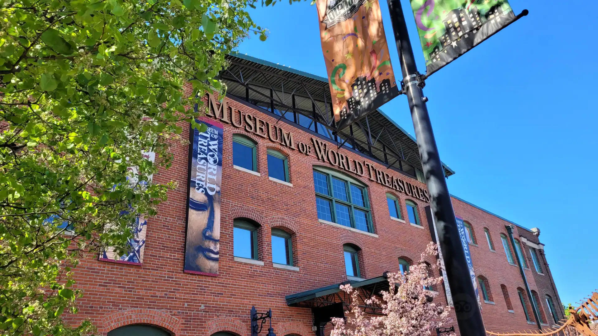 Hotels near Museum of World Treasures