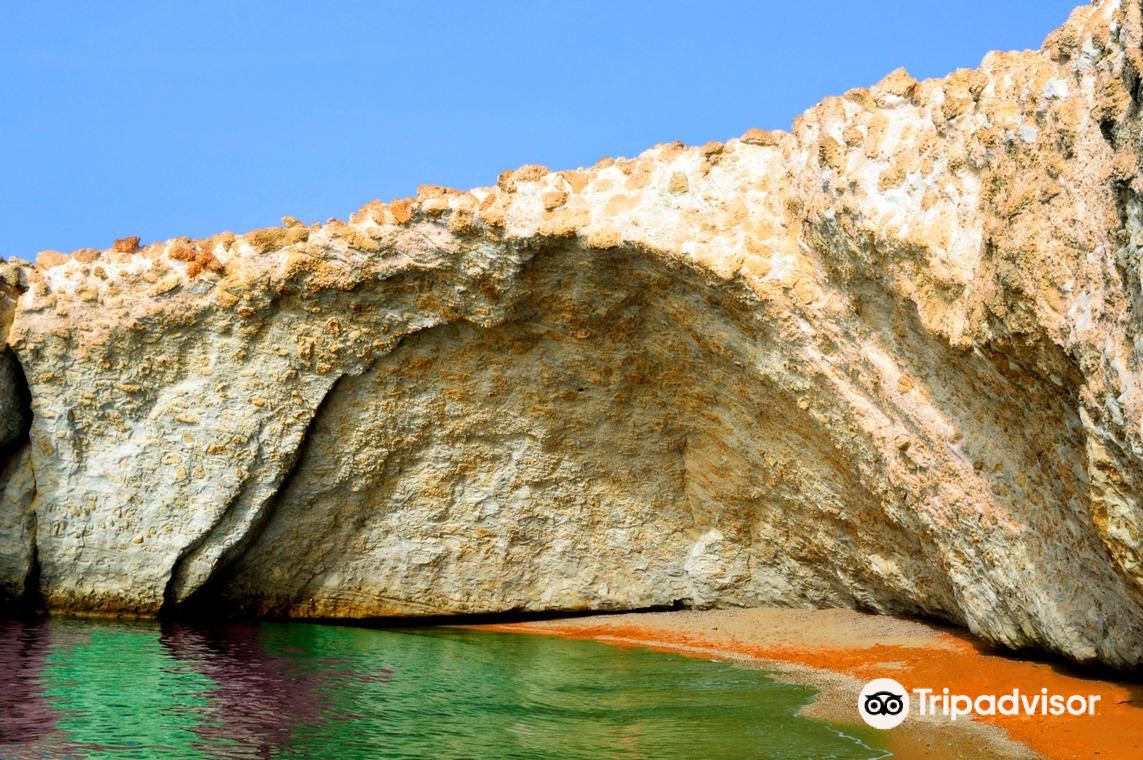 Alogomandra beach