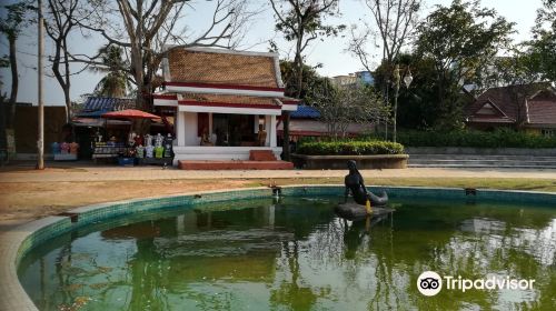 Sunthon Phu Monument