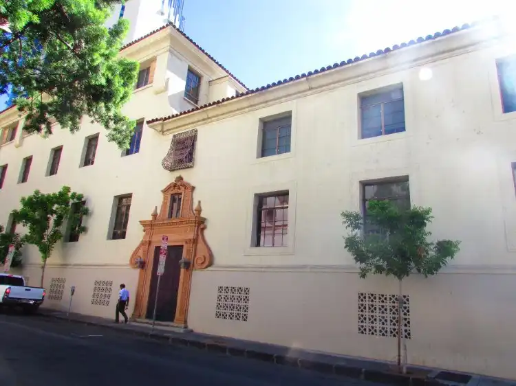 Hotels near Honolulu Police Station