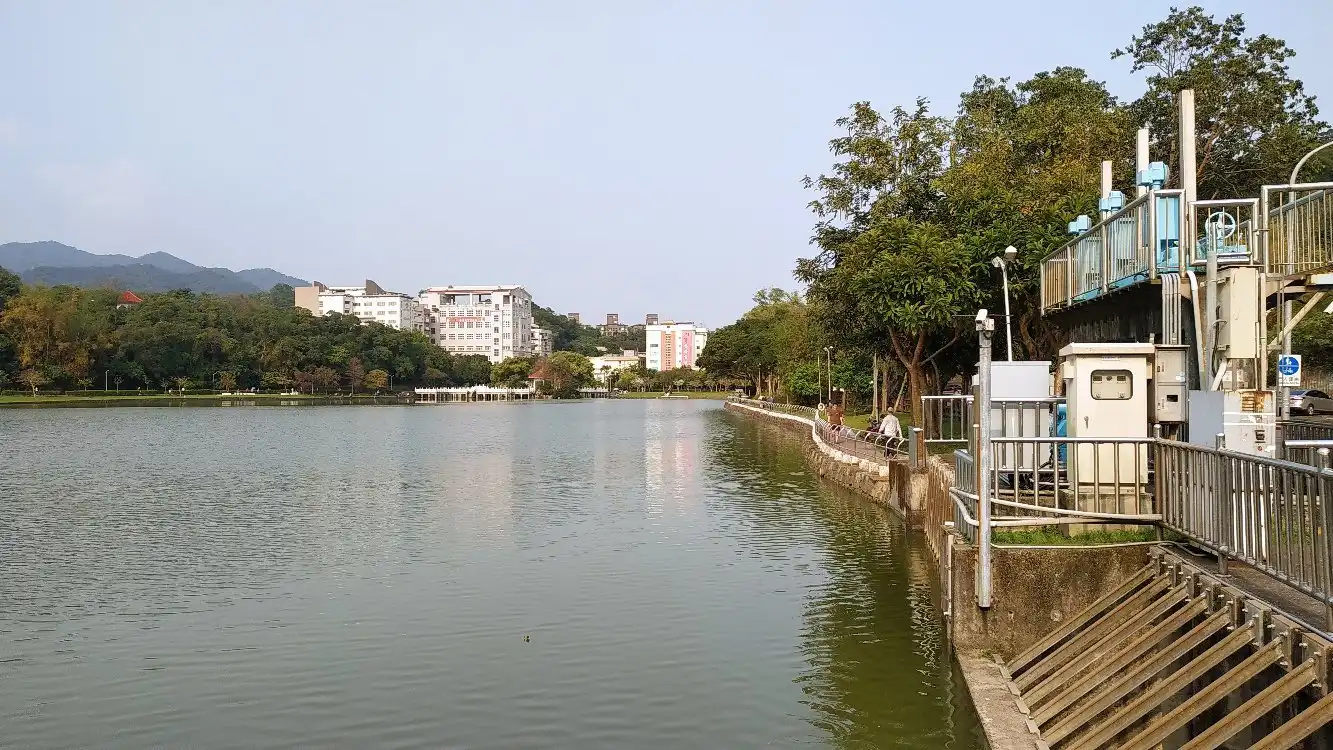 Hotels near Green Lake Park