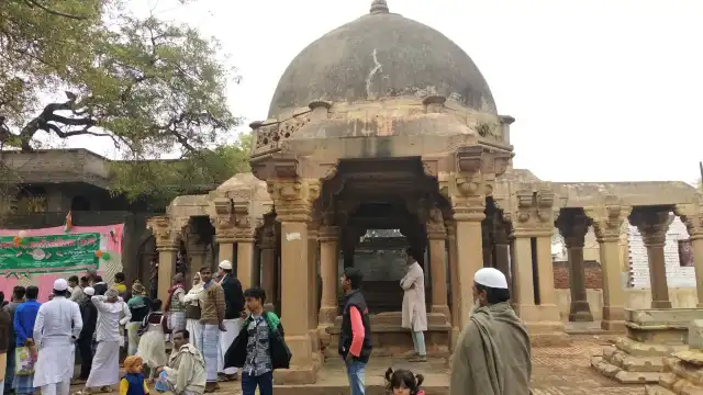 Hotels near Bindu Madhav Temple, Varanasi