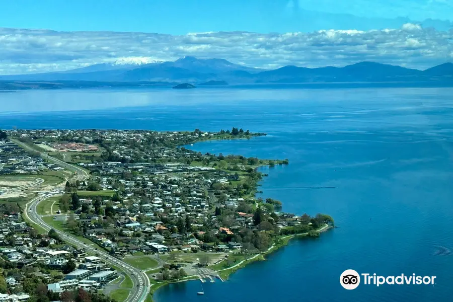 Taupo's Floatplane