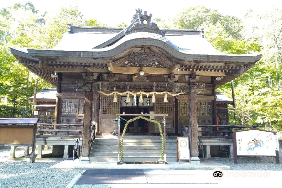 Yoshitsuneshiryokan Shrine