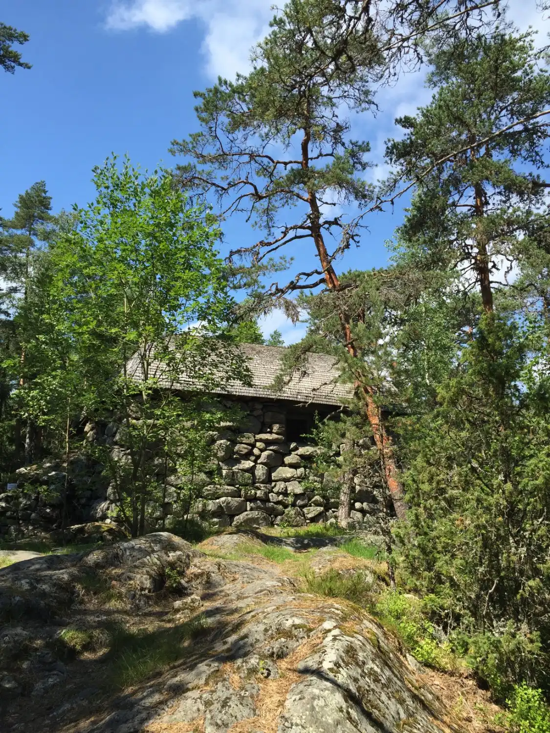 Hotels near Stone Castle of Pirunvuori