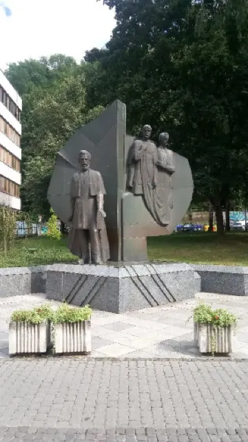 "Pamätník národných buditeľov – Ľ. Štúra, J. M. Hurbana a M. M. Hodžu"