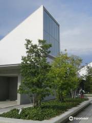 十和田市民図書館