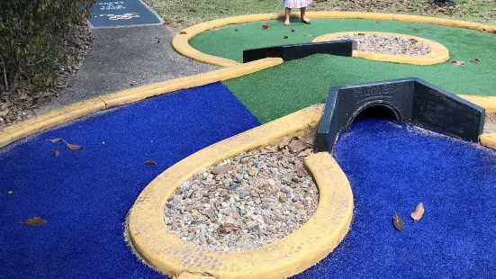 Rockhampton Golf Driving Range and Mini Golf