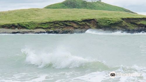 Ballycotton Lighthouse(Teach Solais Bhaile Choitín)