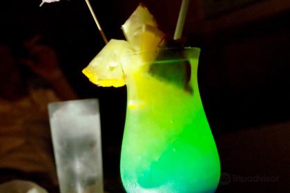 Tropics Lounge & Bar