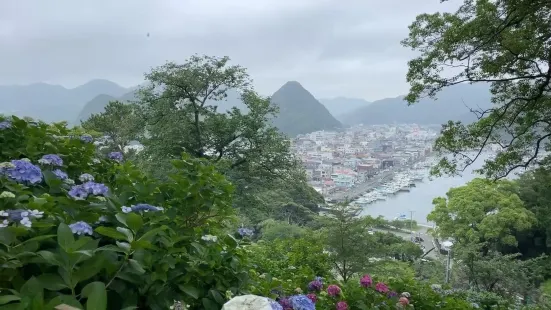 Shimoda Park (Shiroyama Park)