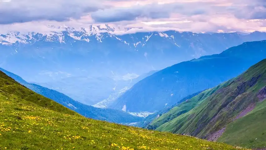 Hotels near Mount Kazbek/ Mqinvartsveri