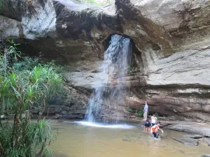 Sang Chan Waterfall （Long Ru Waterfall）