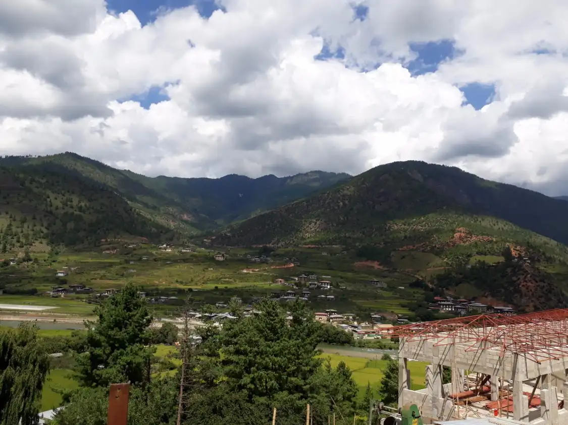 Hotels near Chele La Pass