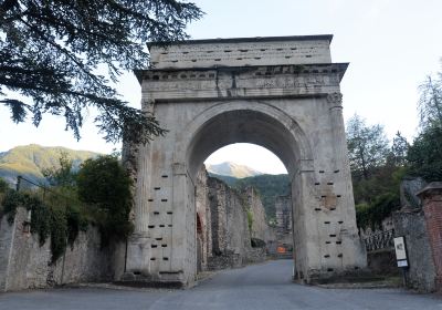 Arco di Augusto