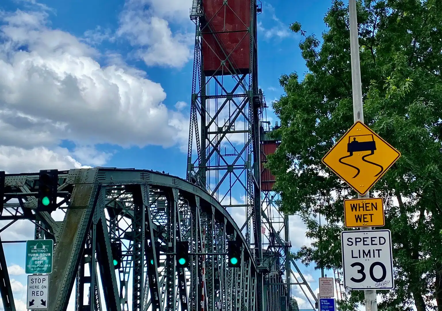 โรงแรมใกล้Steel Bridge