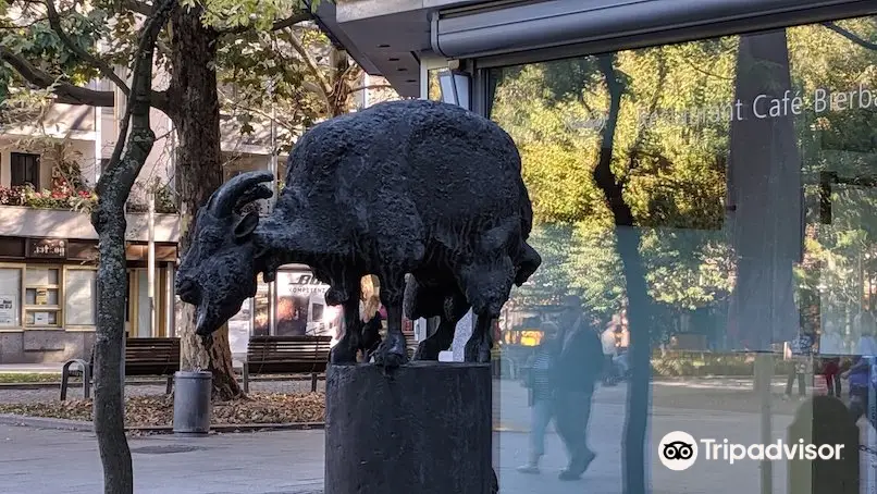 Skulptur "Alter Bock auf Saule"