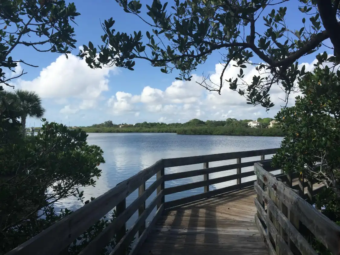 Hotels near Indian Rocks Beach Nature Preserve