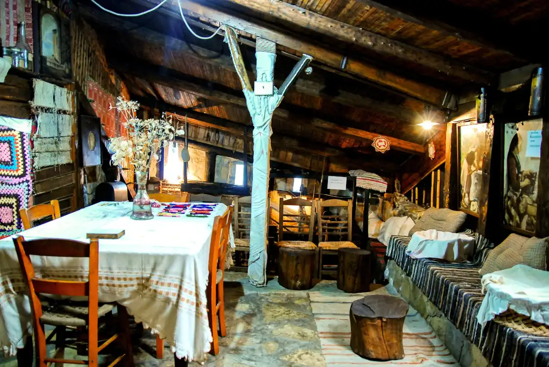 Hotels in der Nähe von Folklore Museum Karia