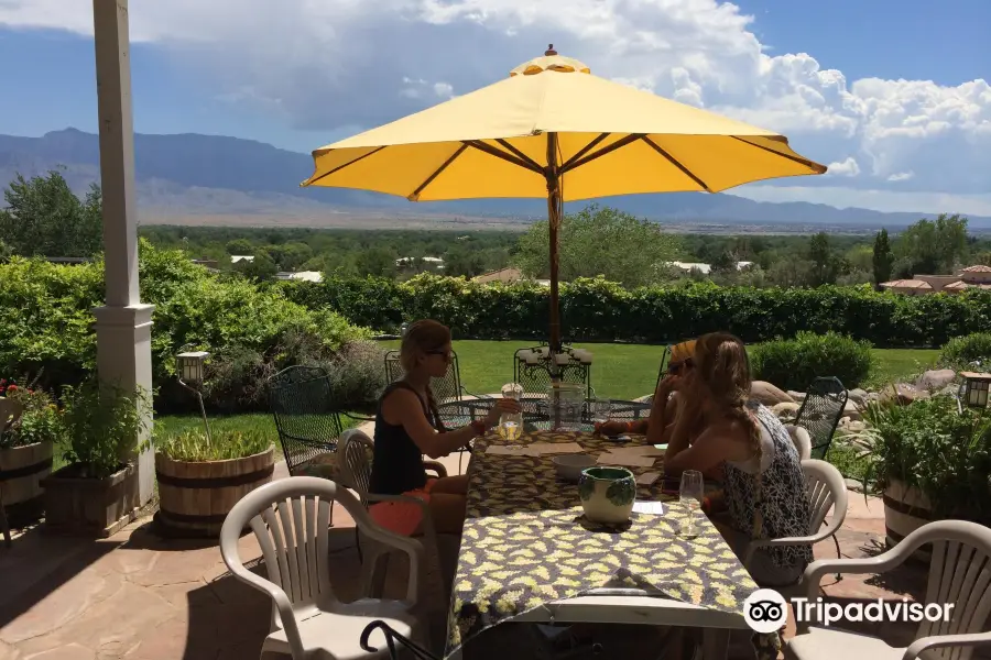 Acequia Vineyards & Winery Llc