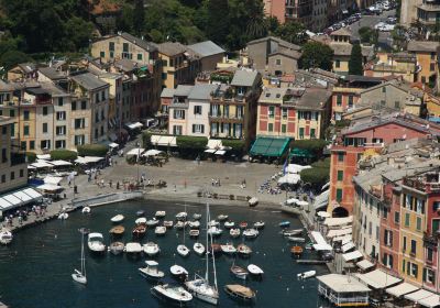 Piazza Martiri Dell'Olivetta