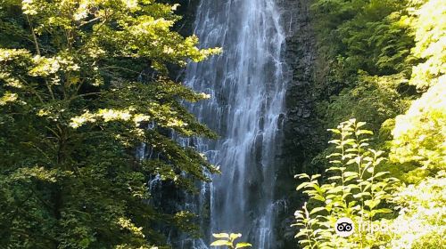 Kurokuma waterfall