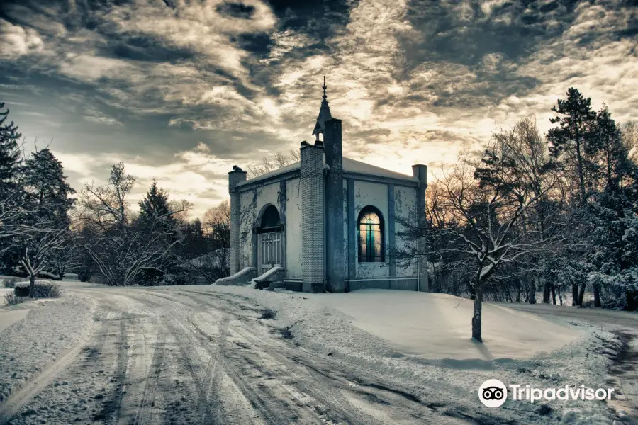 Historic Woodlawn Cemetery