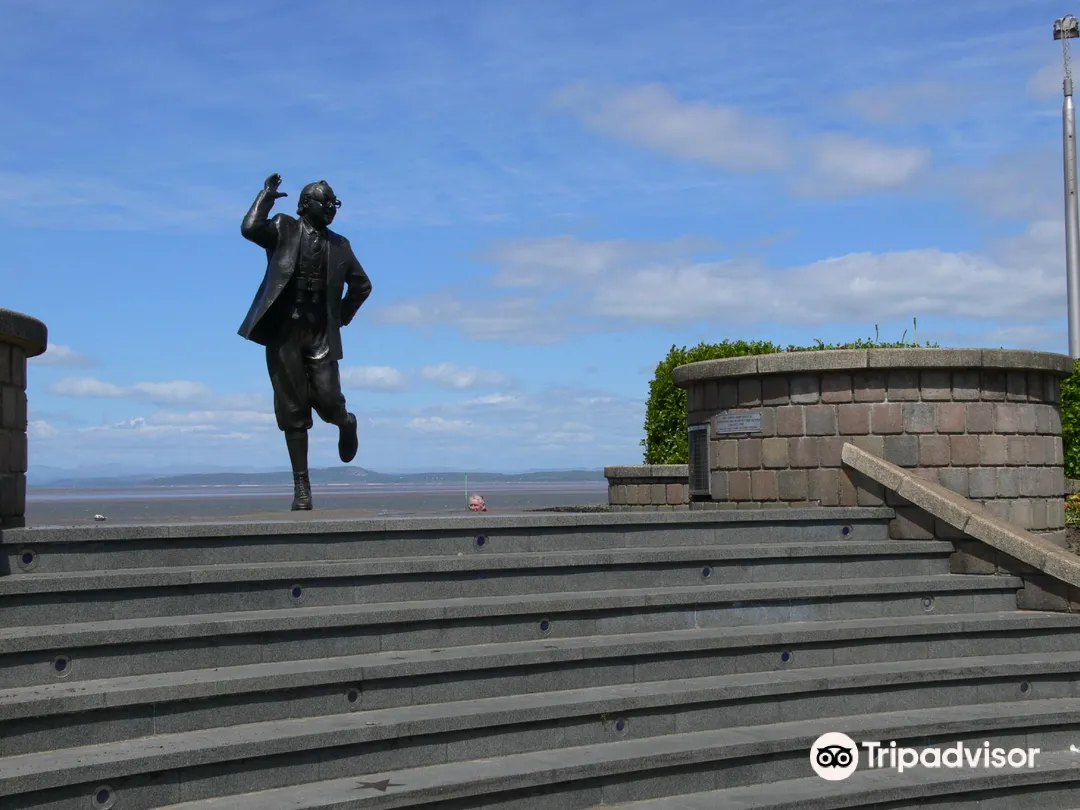 3_Eric Morecambe Statue