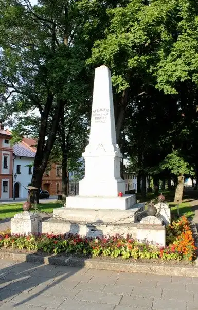 Hotel dekat Memorial in commemoration of the years 1848-1849