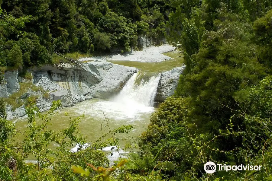 Raukawa Falls