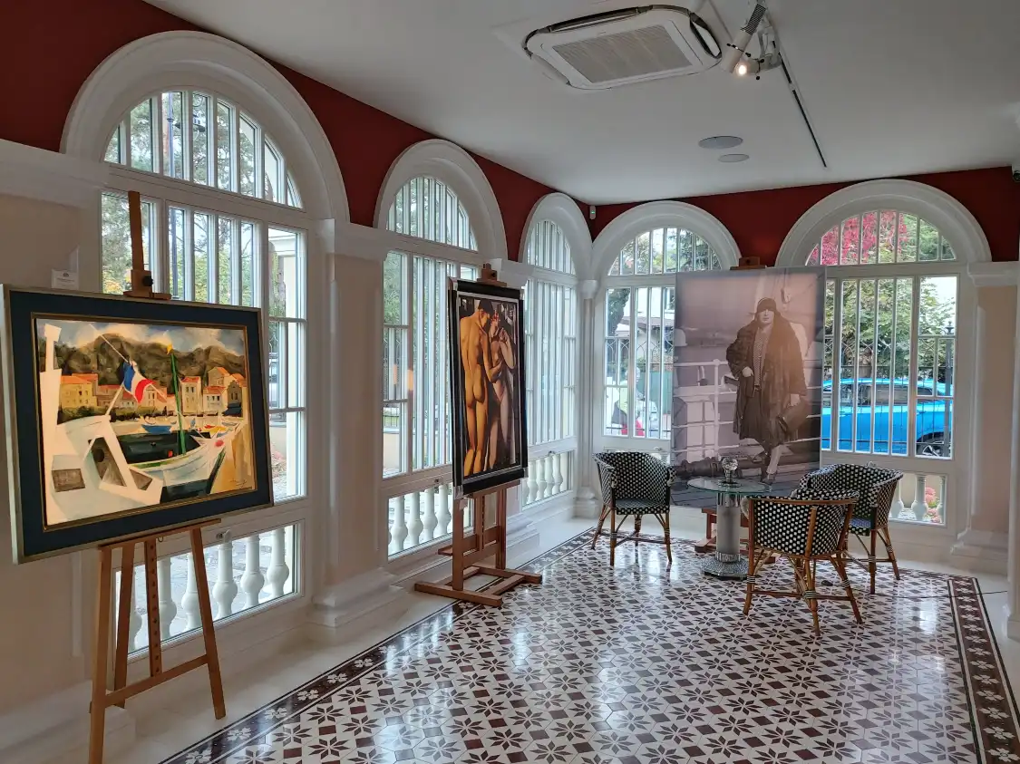 Hotels near Villa La Fleur