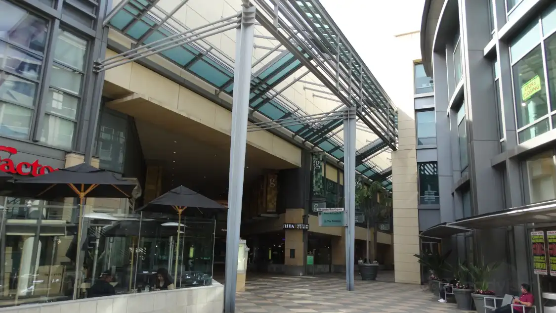 Hotels near Sherman Oaks Galleria