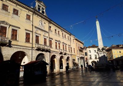 Piazza Garibaldi e Monumento ai Caduti