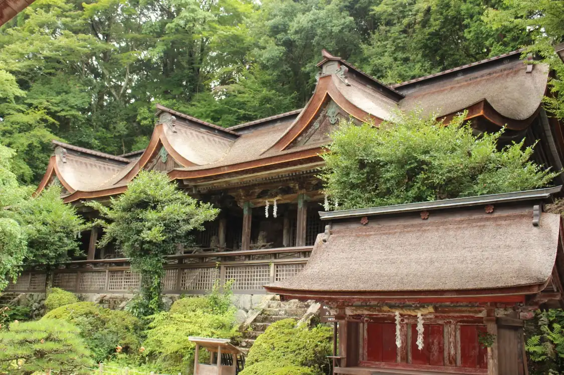 요시노미쿠마리 신사 주변 호텔