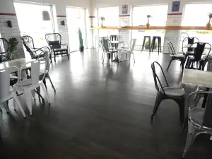 SIA Glass Shop and Ice Cream Parlor