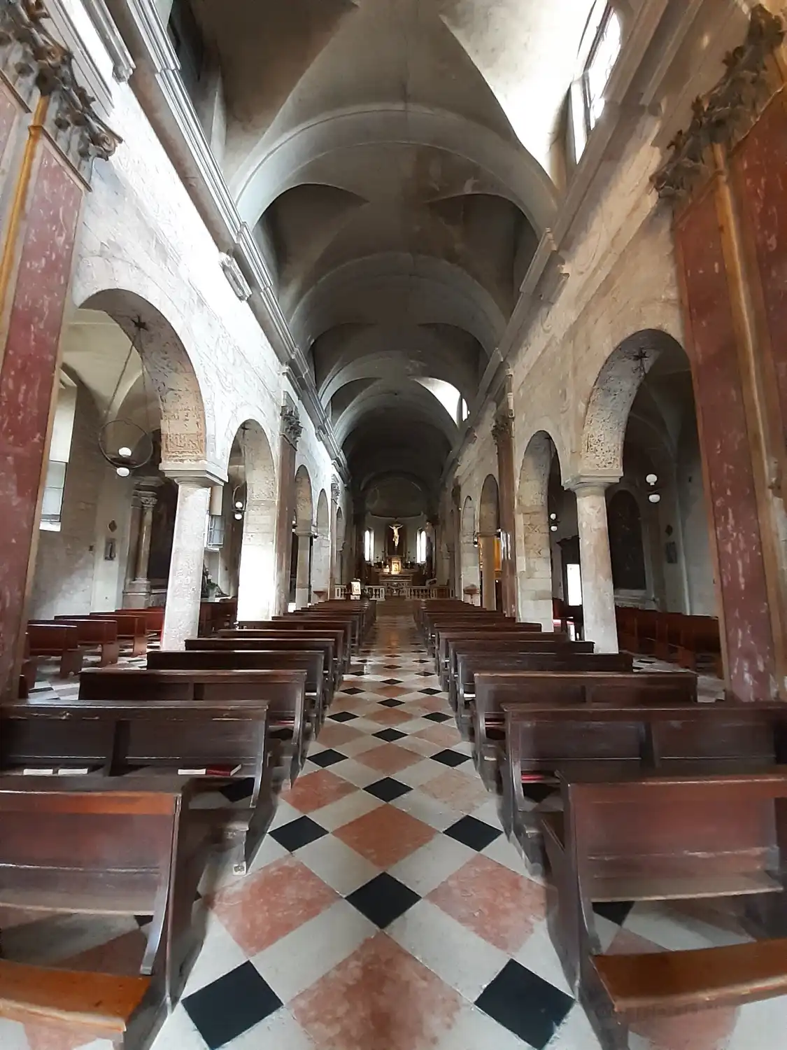 Hotel dekat Chiesa di San Floriano Martire