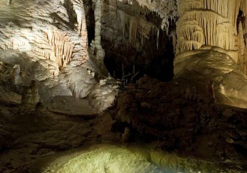 Clamouse cave