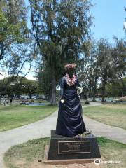 Queen Kapiolani Statue
