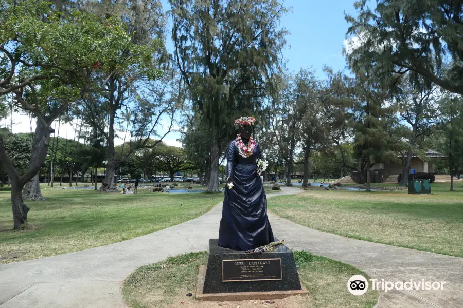 Queen Kapiʻolani Statue