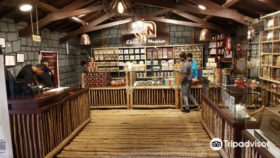 M&N Chocolate Museum BEAN TO BAR CHOCOLATE MAKERS